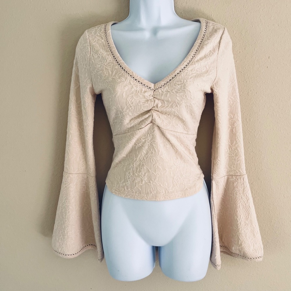 Shyanne Top XS Cream Textured Knit Bell Sleeve Boho Western Festival Romantic - Picture 2 of 8